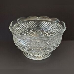 COLONY Crystal Serving Punch Bowl - 10" Dia